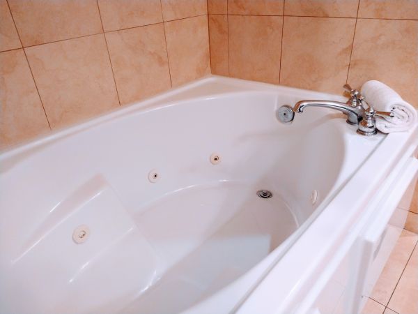 Jetted Tub Replacement in Euclid